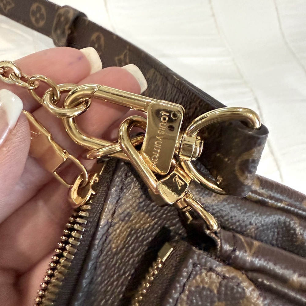 ❤️⭐️PRICE DROP! Louis Vuitton Monogram Crossbody Bag Multi Pochette W/Gold Chain - Picture 11 of 16